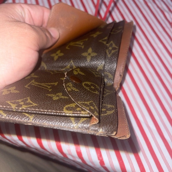 Vintage Louis Vuitton Monogram bilfold wallet - Picture 8 of 13